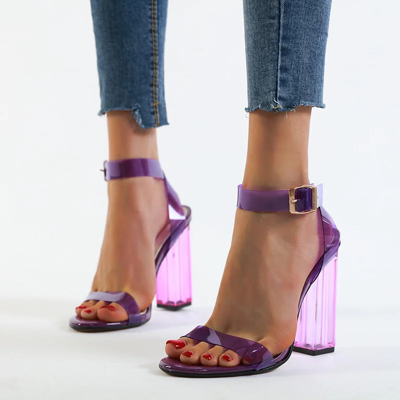 

New color heel sandals in autumn of 2019