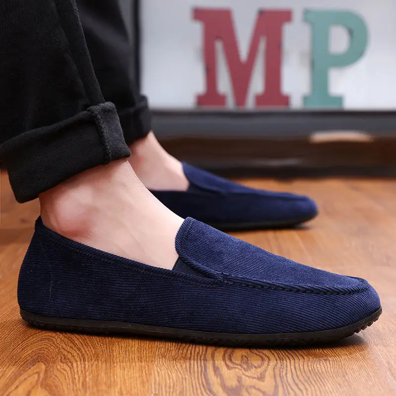 

Spring Summer NEW Men's Loafers Comfortable Flat Casual Shoes Men Breathable Slip-On Soft Leather Driving Shoes Moccasins 2021