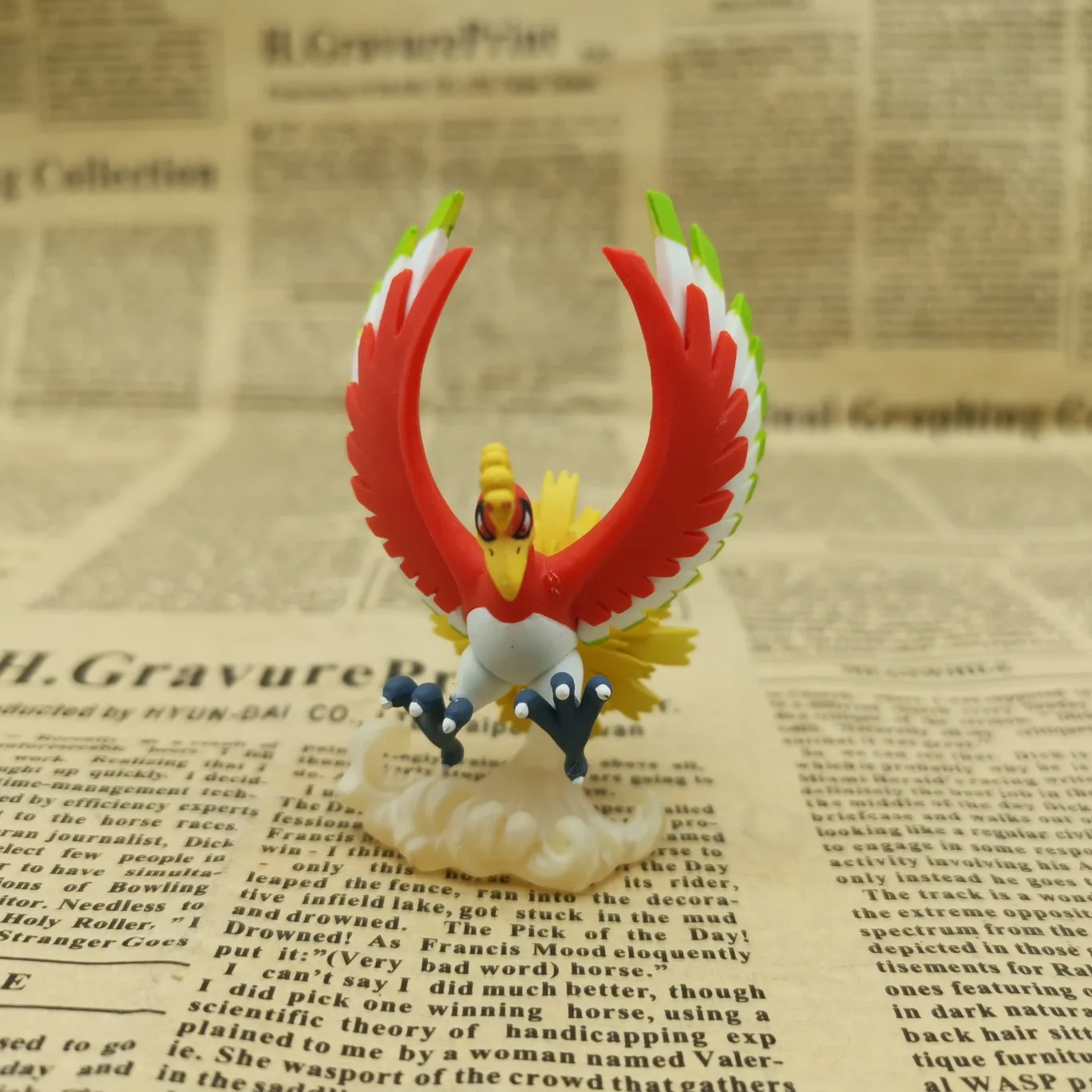 

TAKARA TOMY Pokemon Action Figure Ho-oh Fire Phoenix Ornaments Rare Model Toys