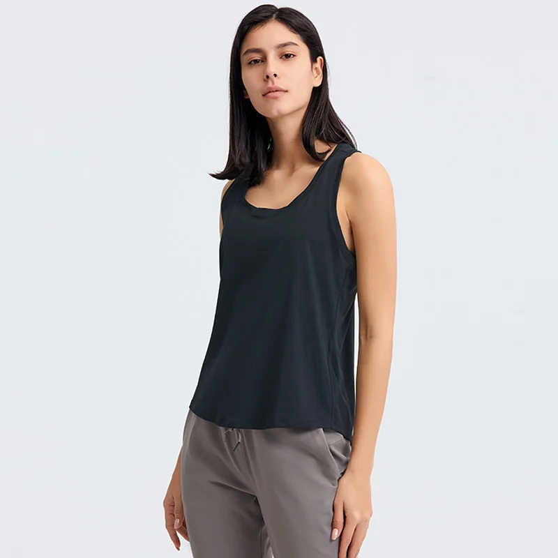 

2021 new simple I-shape sports vest with loose, breathable, elastic and skin friendly nude yoga suit