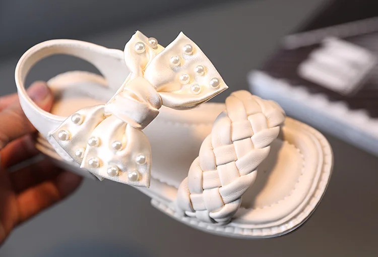 

Summer Sandals 2021 Fashion Pearl Girls Shoes Bow-knot Princess Shoes Open Toe Woven Gladiator Shoes Kids Flats Hot In Children