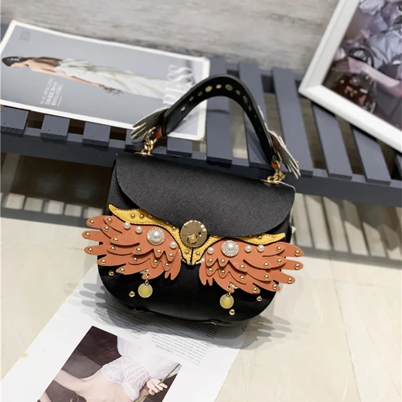 

2021 New Fashion Leather Double-sided Rivet Chain Small Round Bag Single-shoulder Messenger Owl Bag Purses and Handbags Sac Luxe