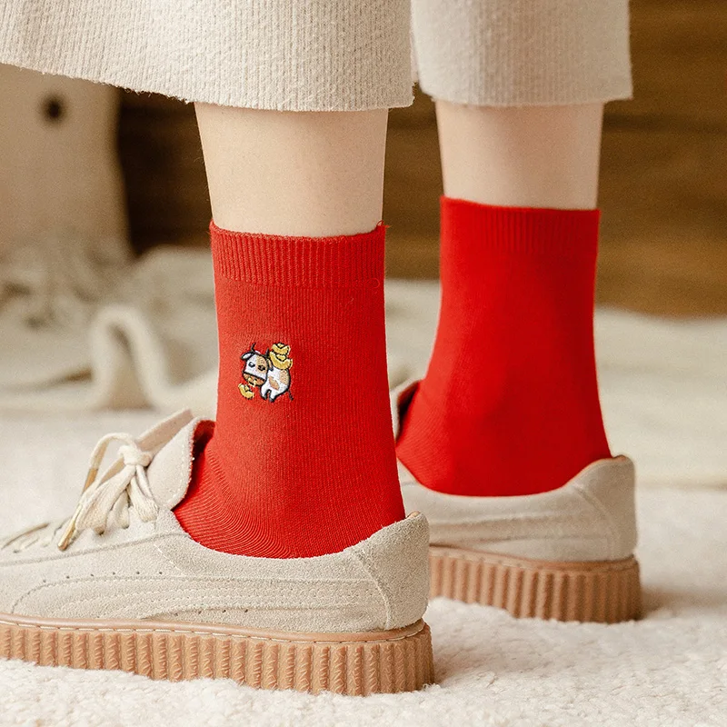 CARTELO New Cartoon Pattern Women Socks Fashion Cute Sport Breathable Cotton Middle Tube Red Color Socks Носки женские