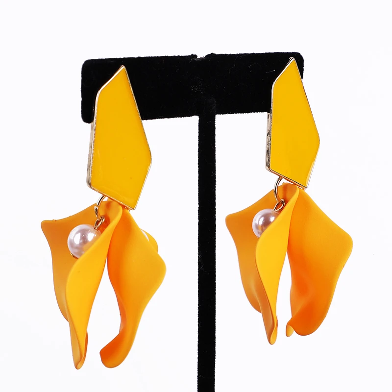 Женские серьги с жемчугом и лепестками | Украшения аксессуары