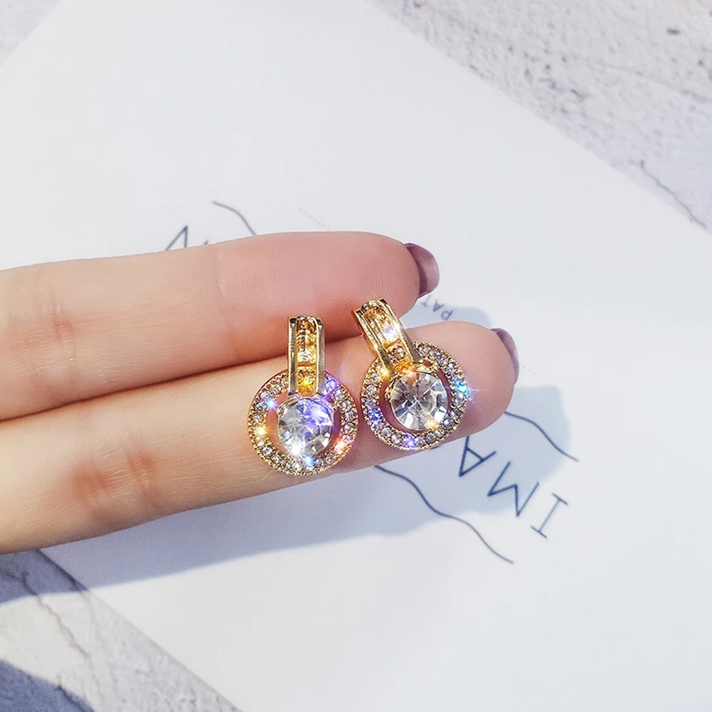 Женские классические серьги гвоздики простые круглые с кристаллами модные