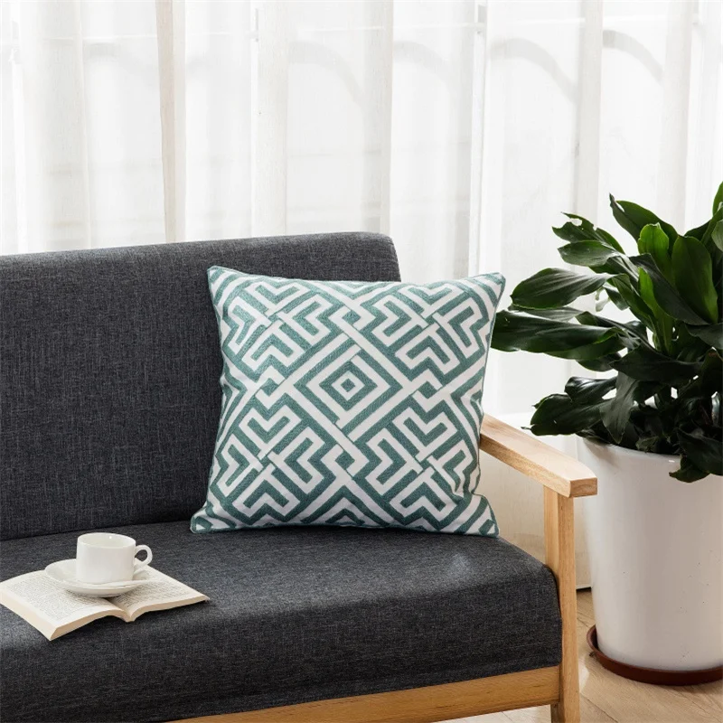 Зеленая вышивка романтическая декоративная подушка в скандинавском стиле очень