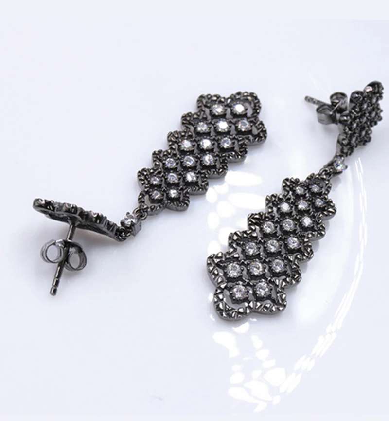 

Elegant lace earrings with micro-inlaid zircon 925 silver and black gold-plated earrings 210319-55