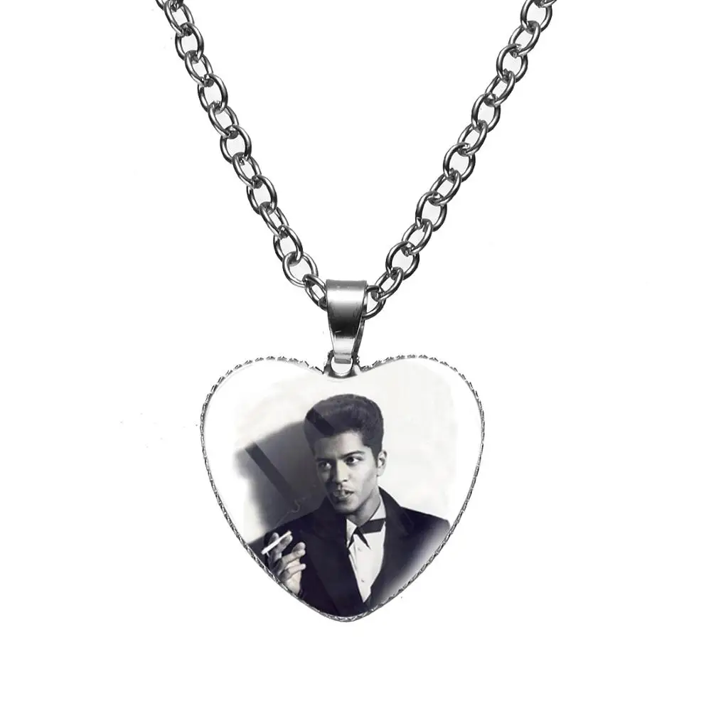 Любимой звезды Bruno Mars цепи ожерелье популярная певица стеклянный купол сердце
