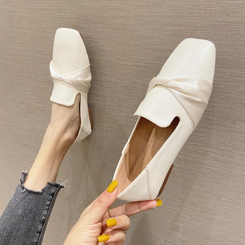 Новейшая модель С квадратным носком Женская обувь на плоской подошве Весенне