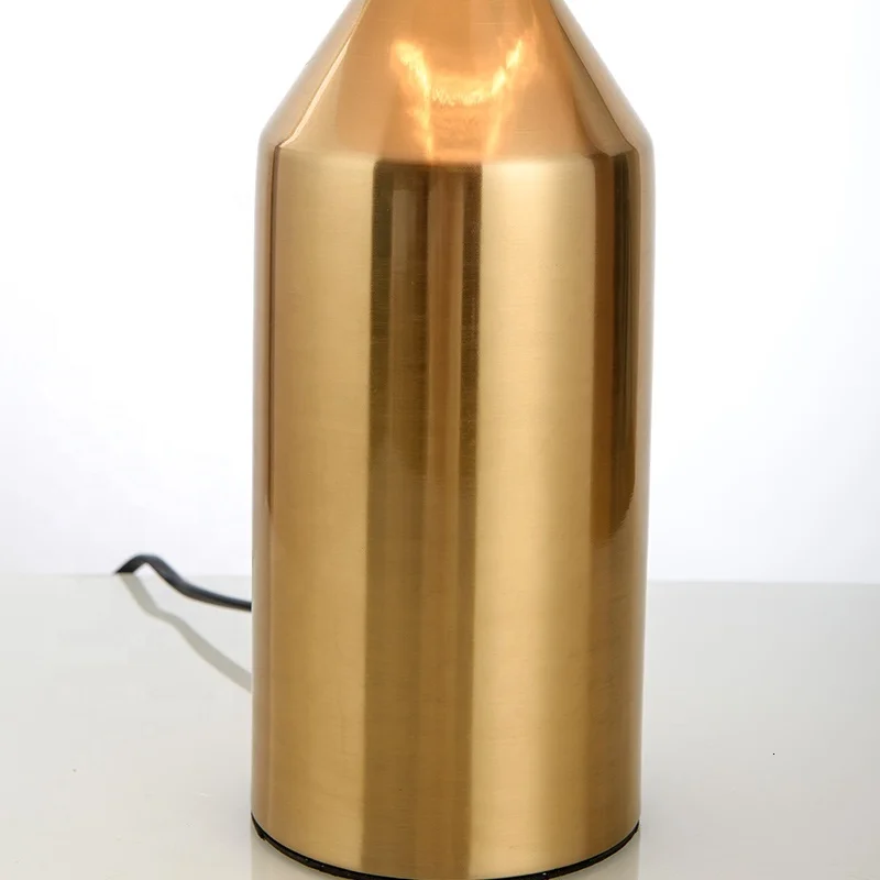 Светодиодная настольная лампа с золотым покрытием и грибным дизайном для