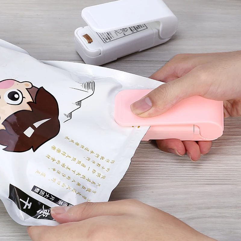 

Household Portable Mini Heat Sealer Handheld Sealing Machine for Food Snack Kitchen Accessories BDF99