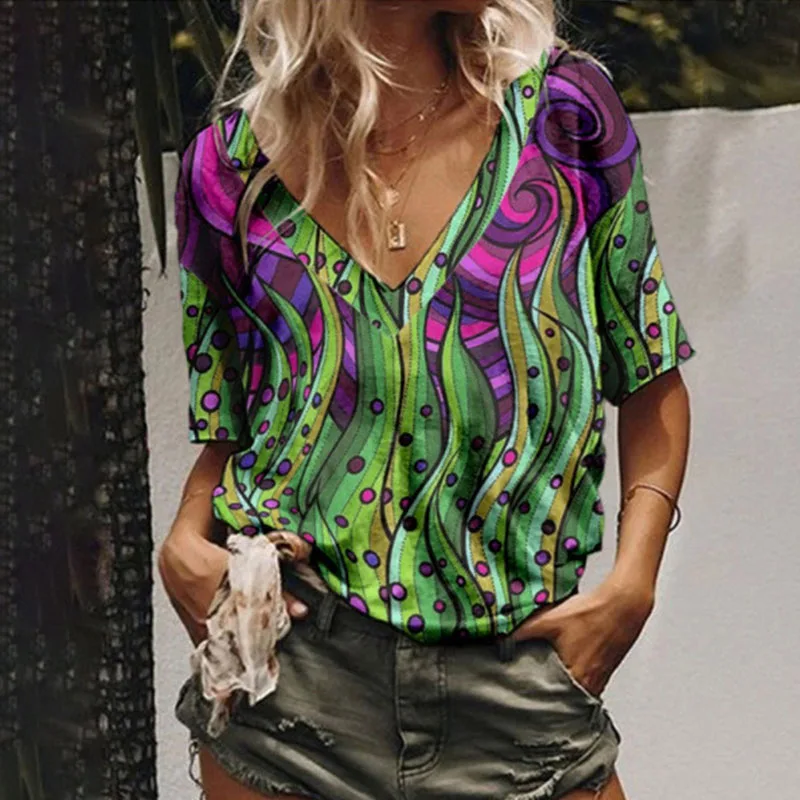 

Women's Summer Short-sleeved T-shirt Abstract Graffiti Floral Print V-neck Stitching Loose Casual Shirt Summer Fashion Shirts