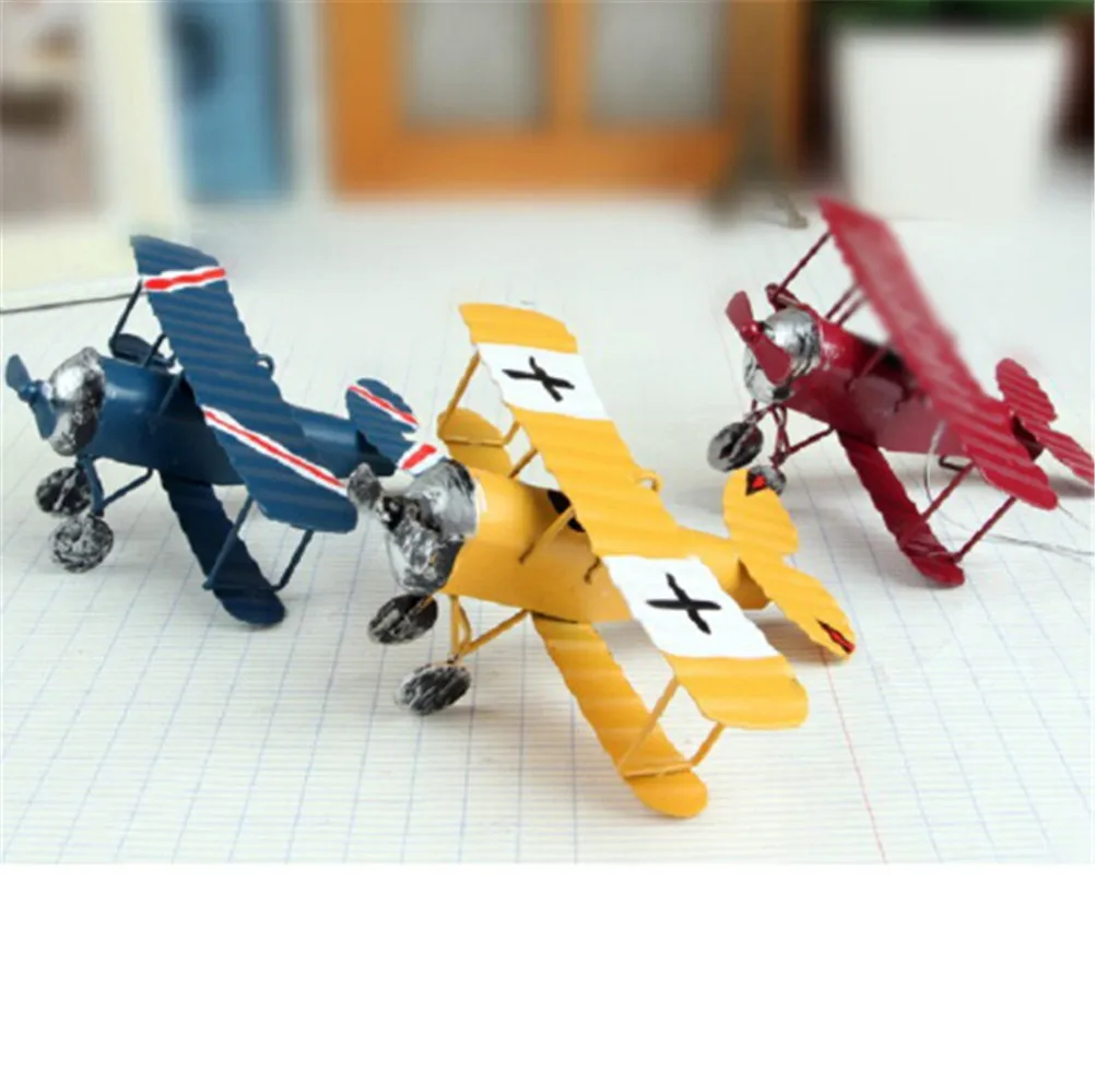 

Iron Retro Aircraft Glider Biplane Pendant Vintage Metal Plane Model Photography Props Kids Toys Airplane Model Toy Randomly