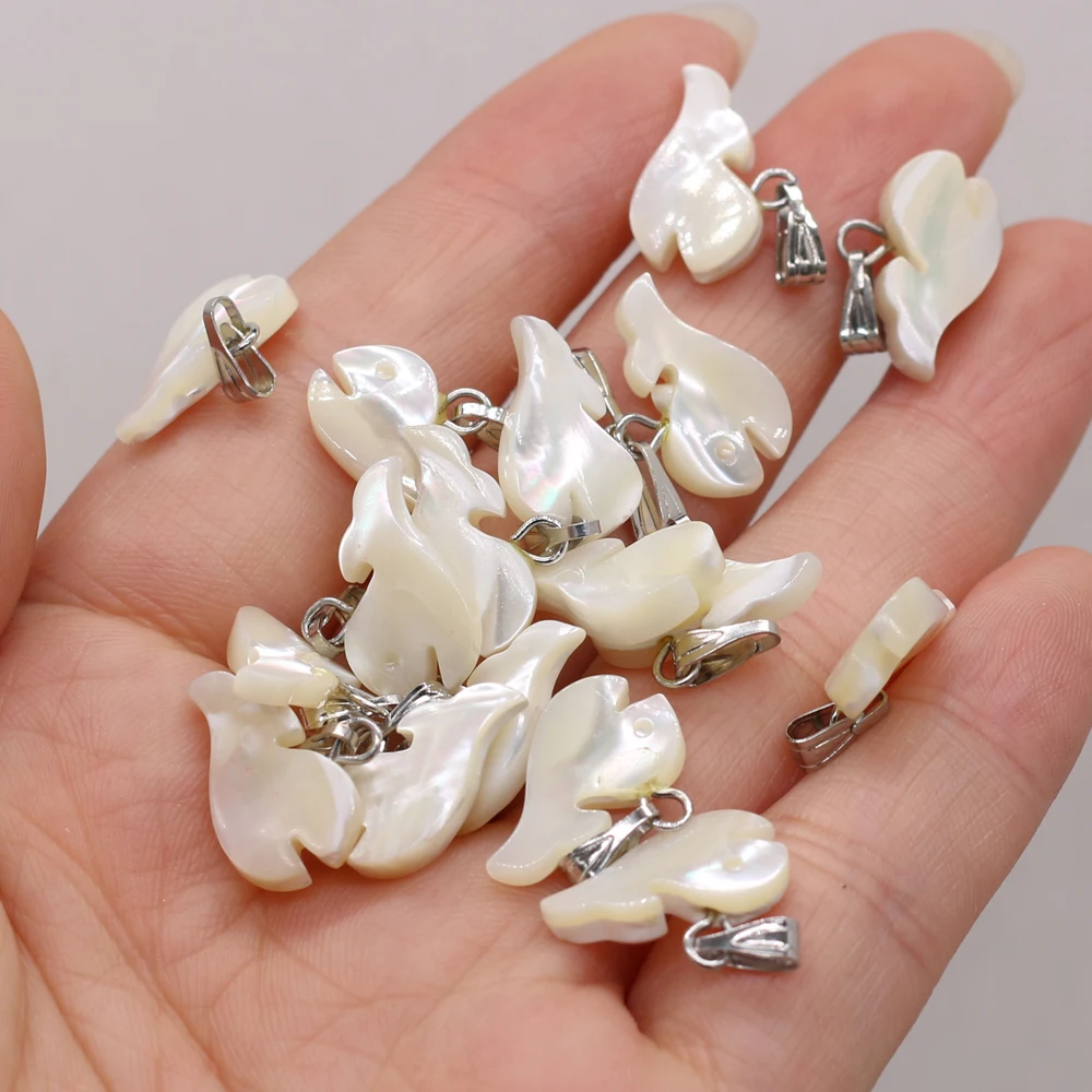 

3pcs Natural Shell Pendant Dolphin Shape White Shell Pendant for Women Jewelry Making DIY Necklace Accessories Size 10x15mm