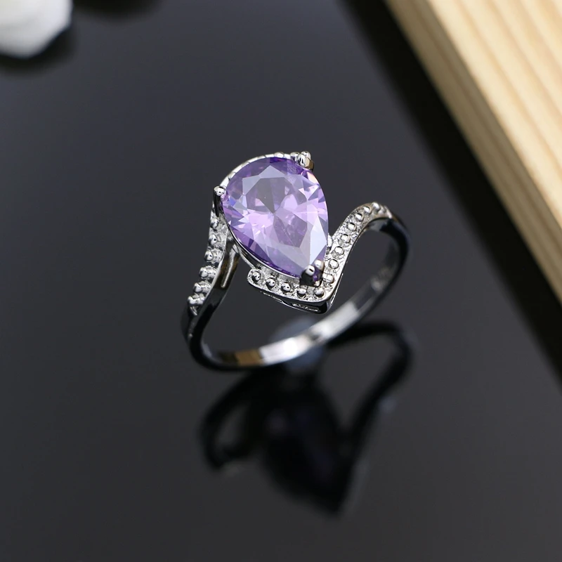 Женский комплект украшений серебро 925 пробы серьги с фиолетовыми каплями кольцо