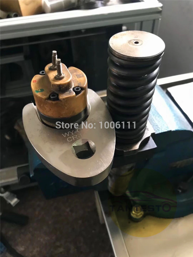 Инструмент для разборки дизельной форсунки аккумуляторной топливной системы EUI