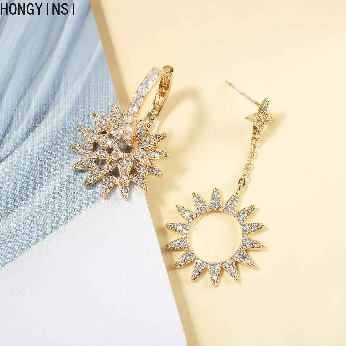 1:1 того же бренда дизайн Шестерни круглый асимметричные серьги золотые Цвет с AAA