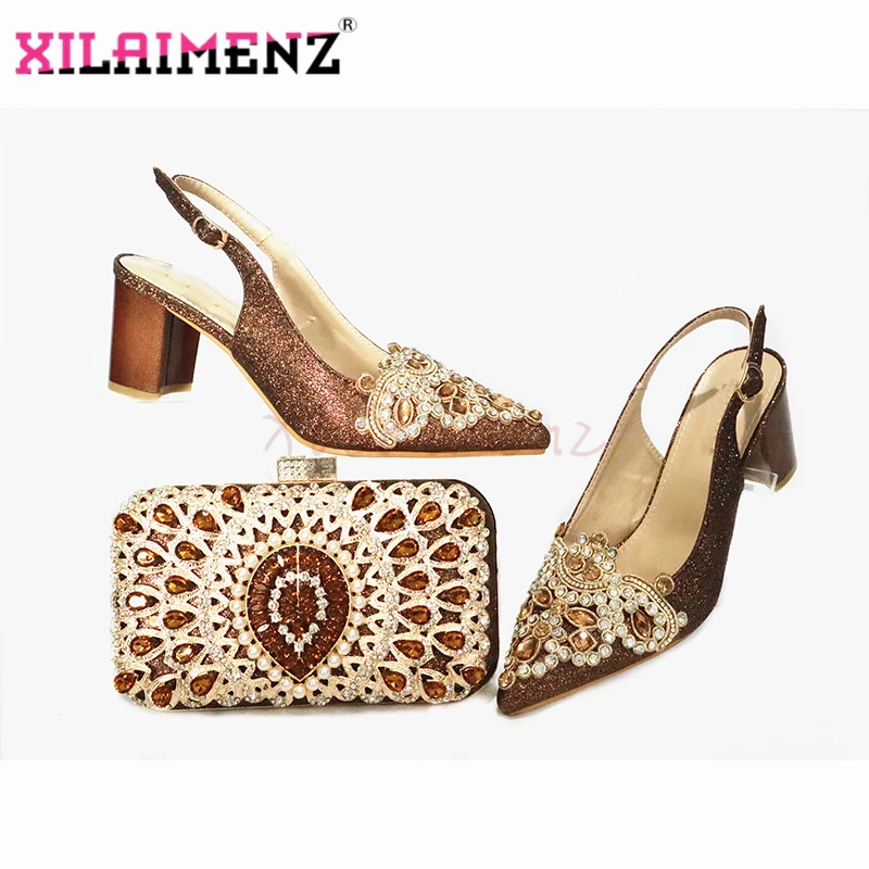 Удобные туфли на каблуке итальянский комплект из обуви и сумки кофейного цвета