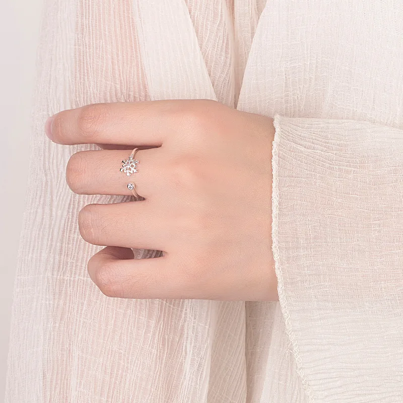 

Silver Plated Geometric Snowflake Adjustable Ring Exquisite Simple CZ Crystal Ring Wedding Party Jewelry Best Gift for Women