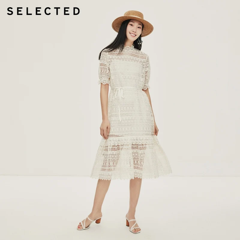 Женское кружевное платье средней длины со стоячим воротником и вырезами модель S