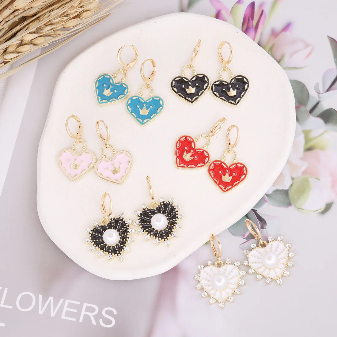 

Ins Trend Dripping Oil Heart-Shaped Crown Pattern Large Imitation Pearl Pendant Earrings Eardrops Women's Ear Decoration Jewelry