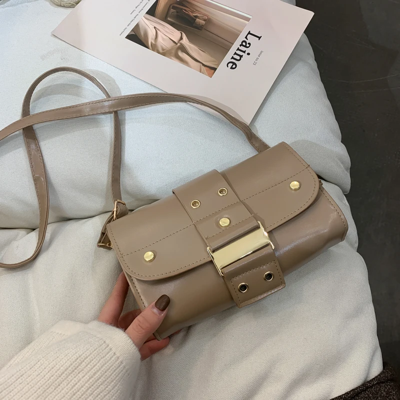 

Women's bag 2020 new spring and summer wild one shoulder diagonal retro small black bag French bag small square bag women's Fren