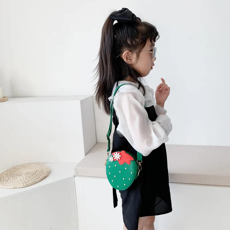 Lovely Children's Strawberry Crossbody Bags Cute Baby Accessories Mini Shoulder Bag Fashion PU Leather Girls Rivet Coin Purse