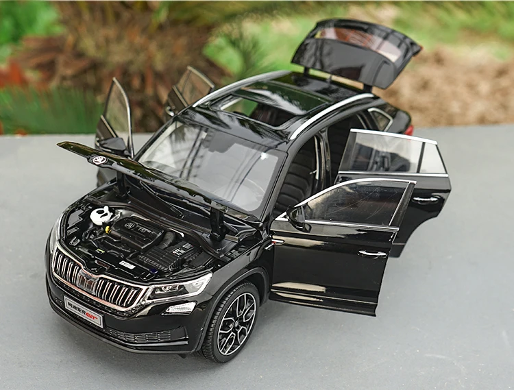 Оригинальная Заводская Подлинная модель автомобиля 1:18 Skoda Kodiaq GT с небольшим