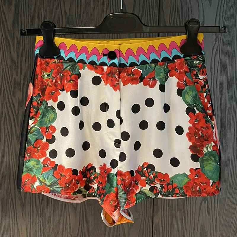 

2021 летние женские шорты, модные взлетно-посадочной полосы красные цветы Черный и белый горошек печати отдых брюки универсальные