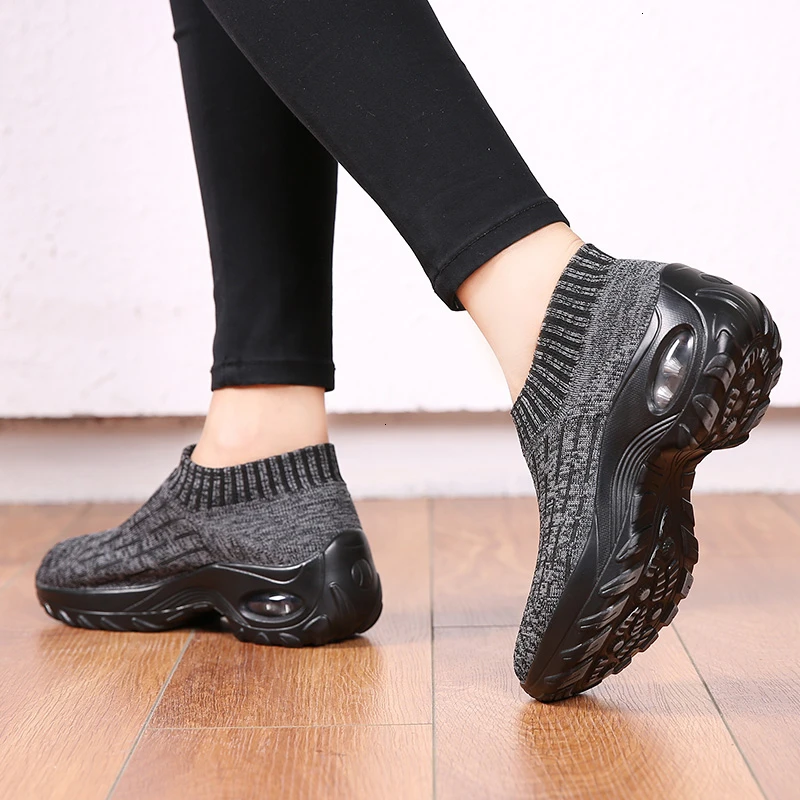 Женские кроссовки с дышащей сеткой и эластичным носком спортивная обувь