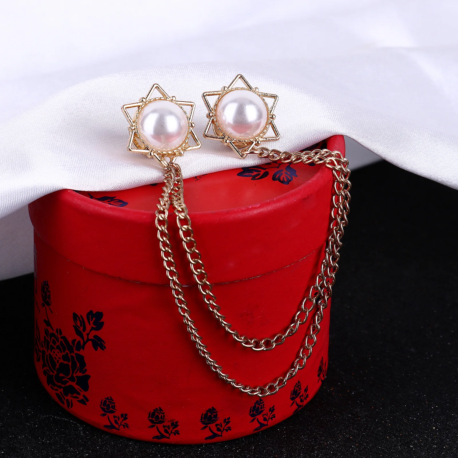 2 шт. винтажные Элегантные Заколки для свитера кардигана цепочки брошь-кисточка с