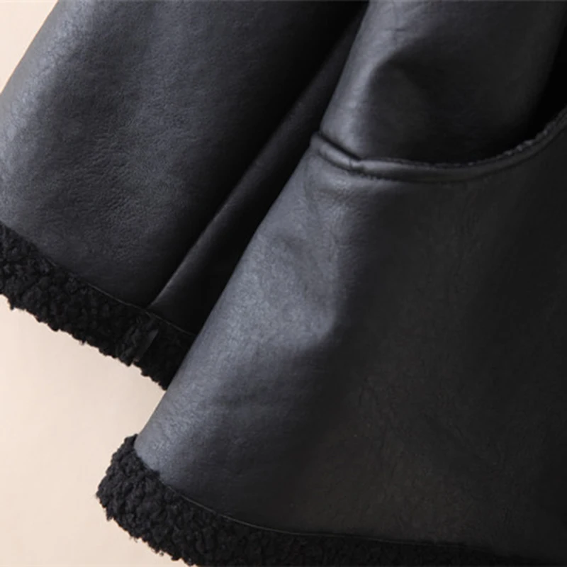 Женская короткая куртка из ПУ кожи свободная утепленная большого размера 4XL G731