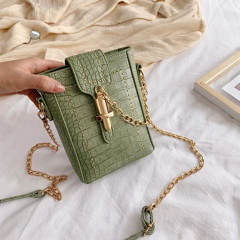 

2021 spring new European and American style crocodile pattern chain bucket bag simple fashion shoulder messenger PU female bag