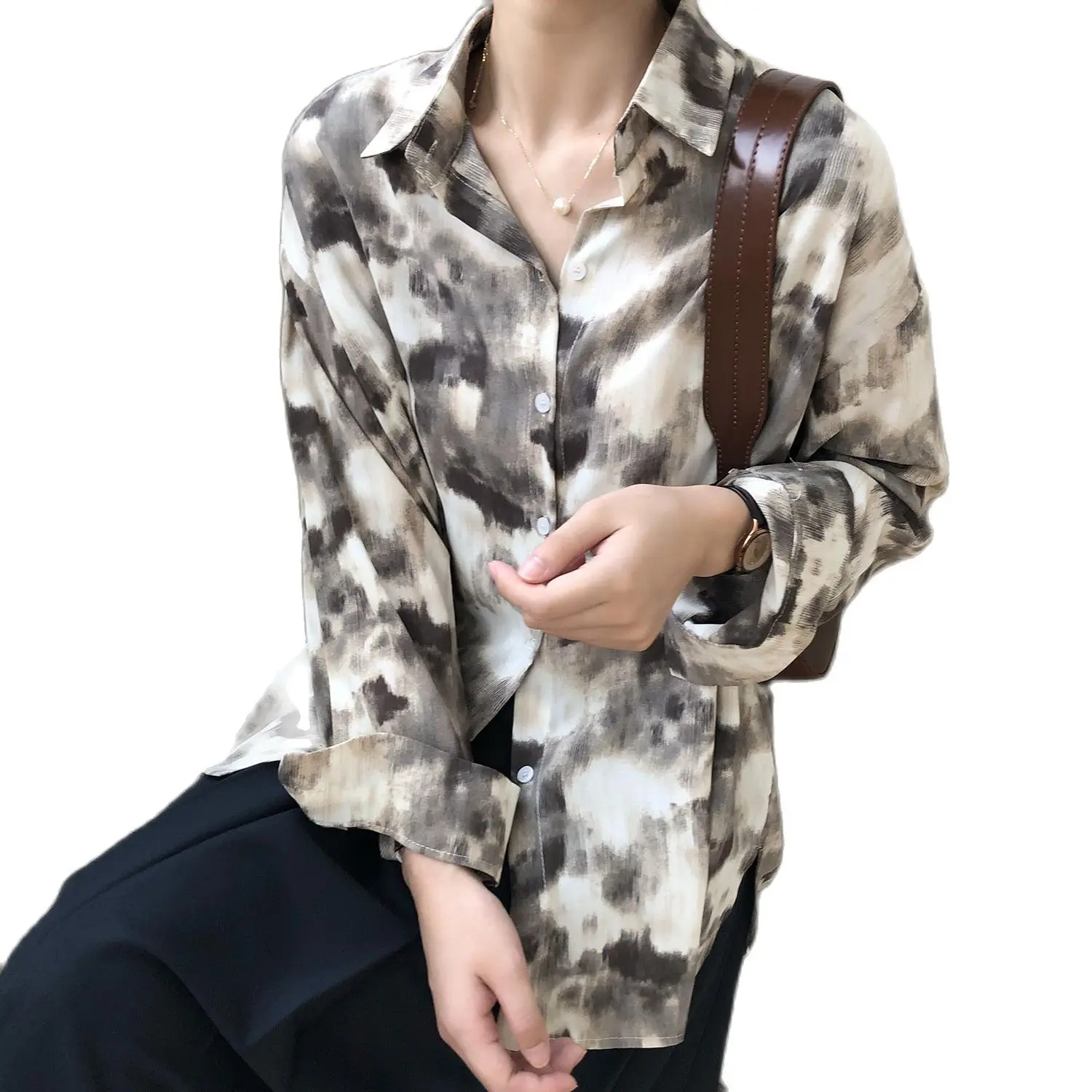 Рисунок 2 - Женская блузка с длинными рукавами