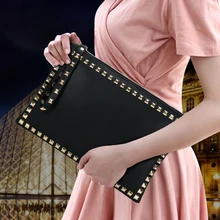 HISUELY Hot Sale Fashion Women Clutch Handbag PU Leather Clutch Bag Rivets Brand Design Retro Lady Envelop Bag Bolsa Feminina Sa
