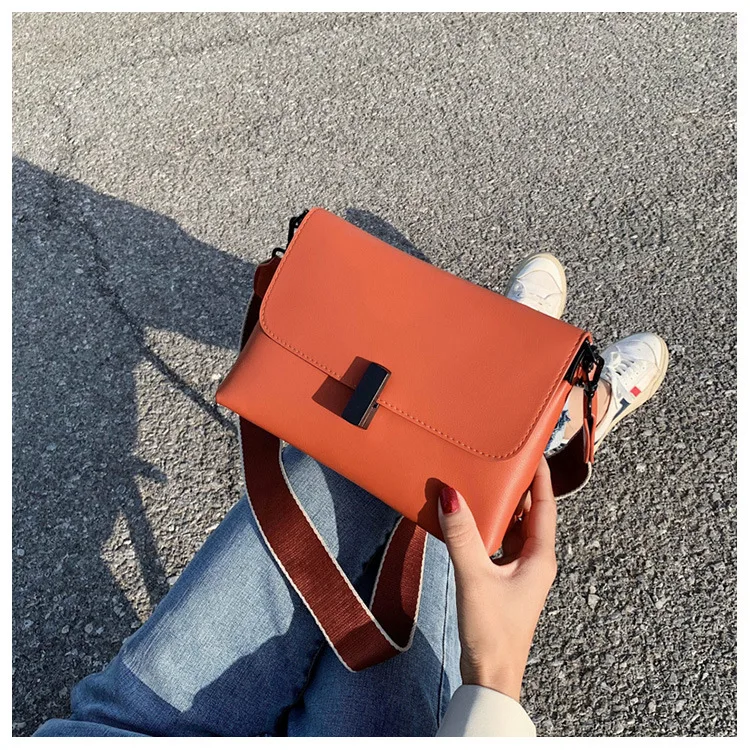 

2020 New women's bag small bag fashion hundred sloping bag simple solid-color one-shoulder small square bag