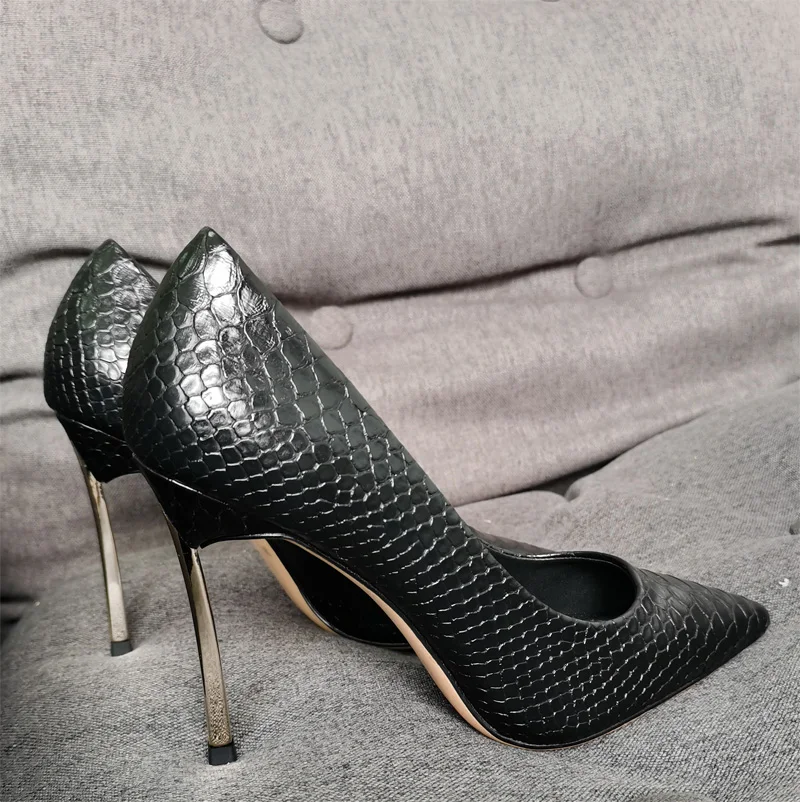 Туфли лодочки женские на шпильке лакированная кожа заостренный носок высокий