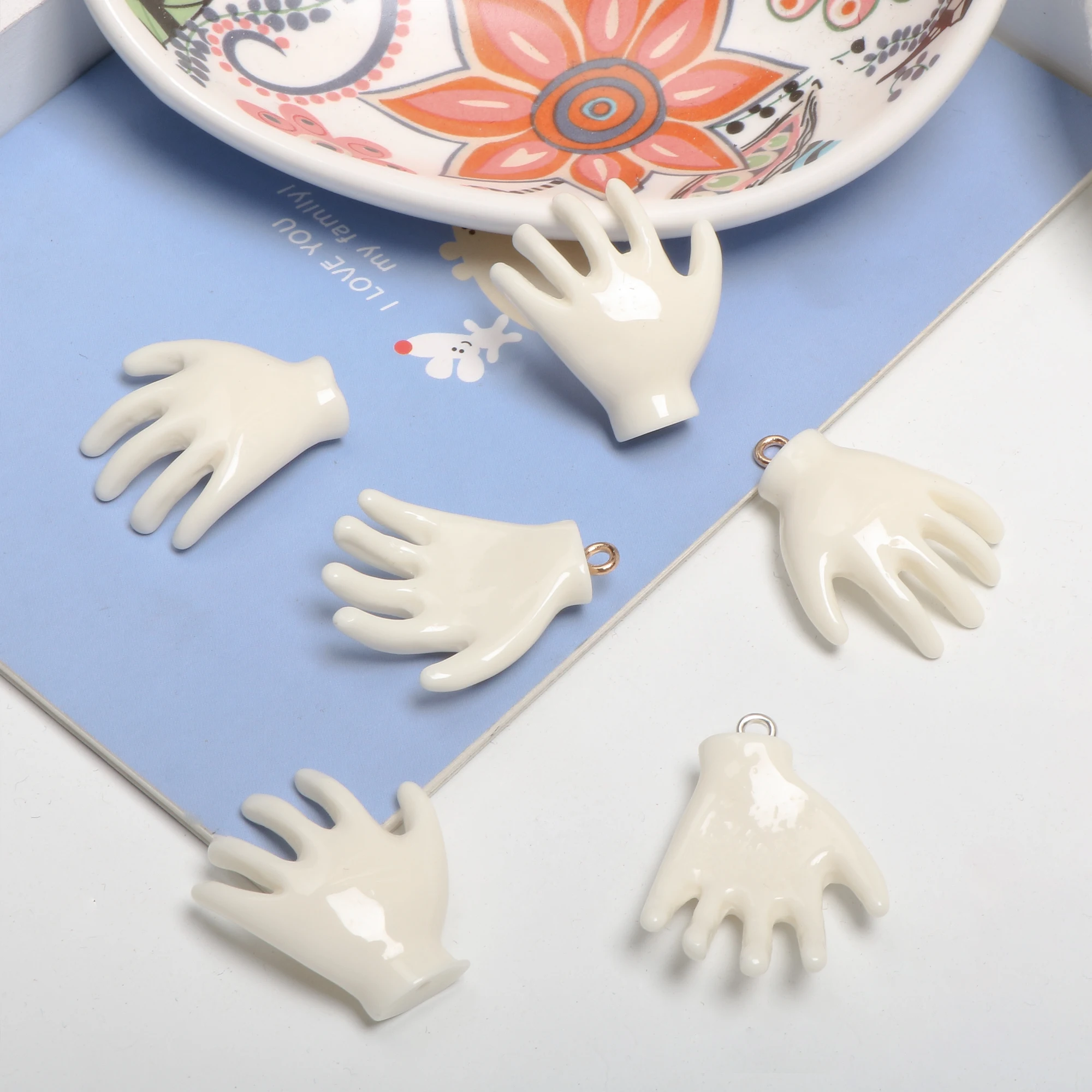 INS толпы необычная маленькая полимерная подвеска с белой ладонью аксессуары для