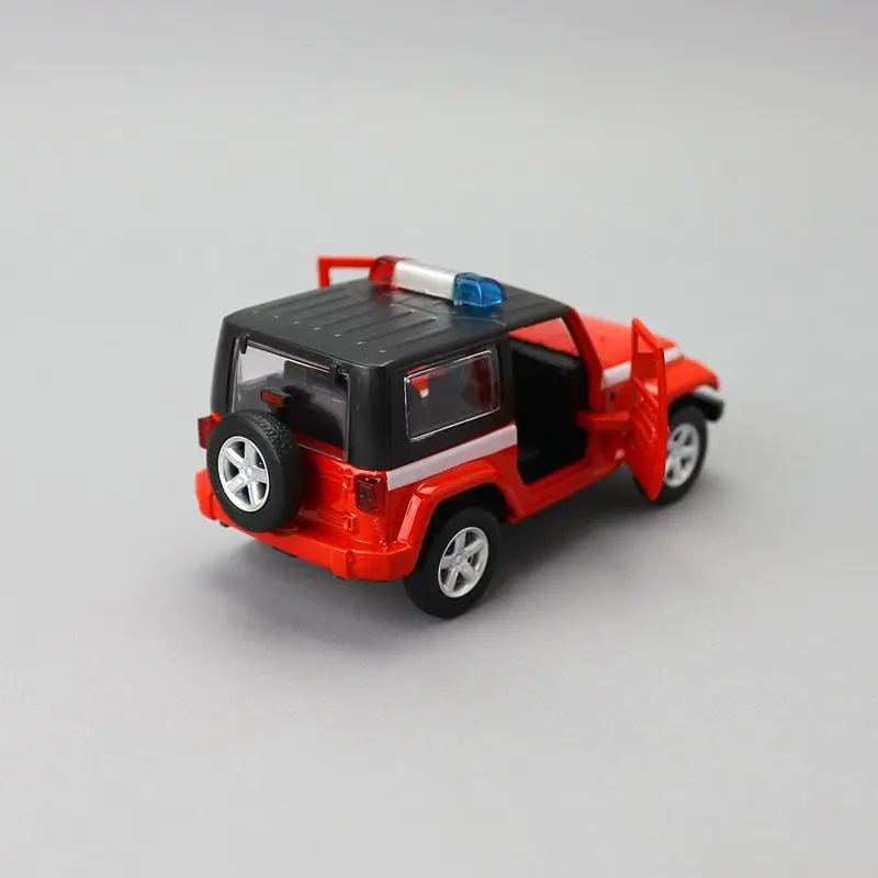 Модель джипа Wrangler металлическая в масштабе 1:43 | Игрушки и хобби