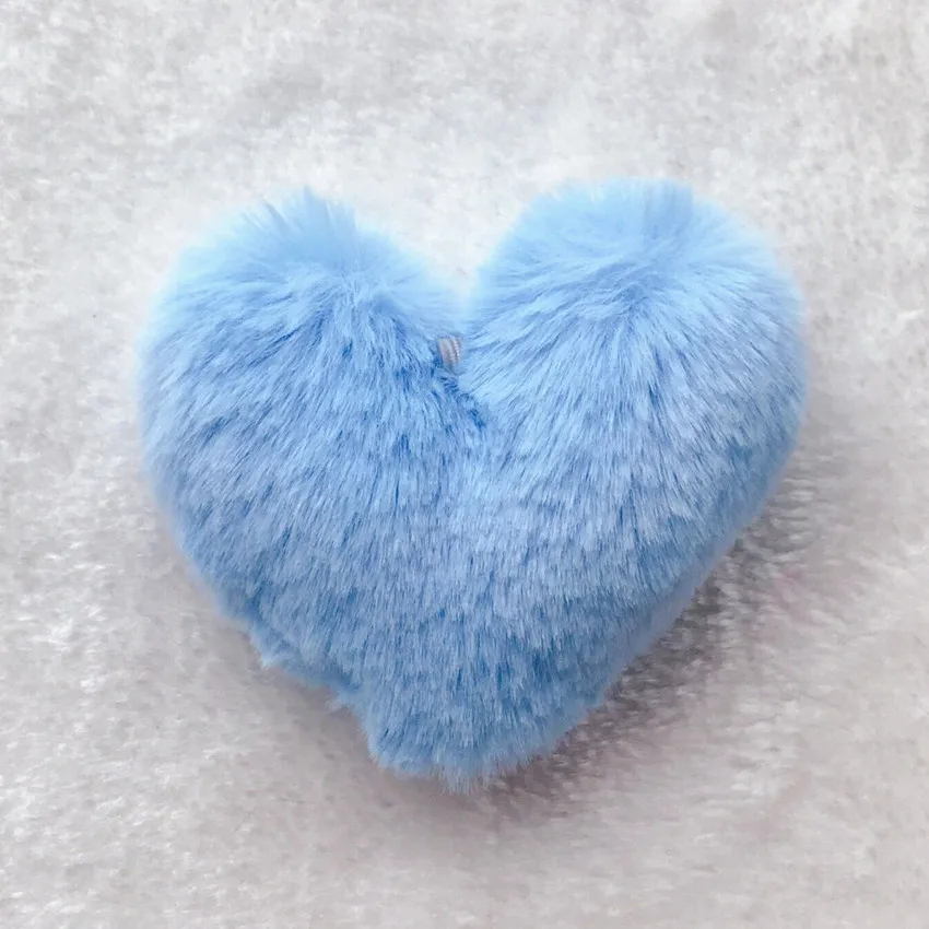 6 штук пушистых мягких помпонов из плюша в форме сердца 75*64 мм, из которых можно сделать украшения и брелки для ключей.