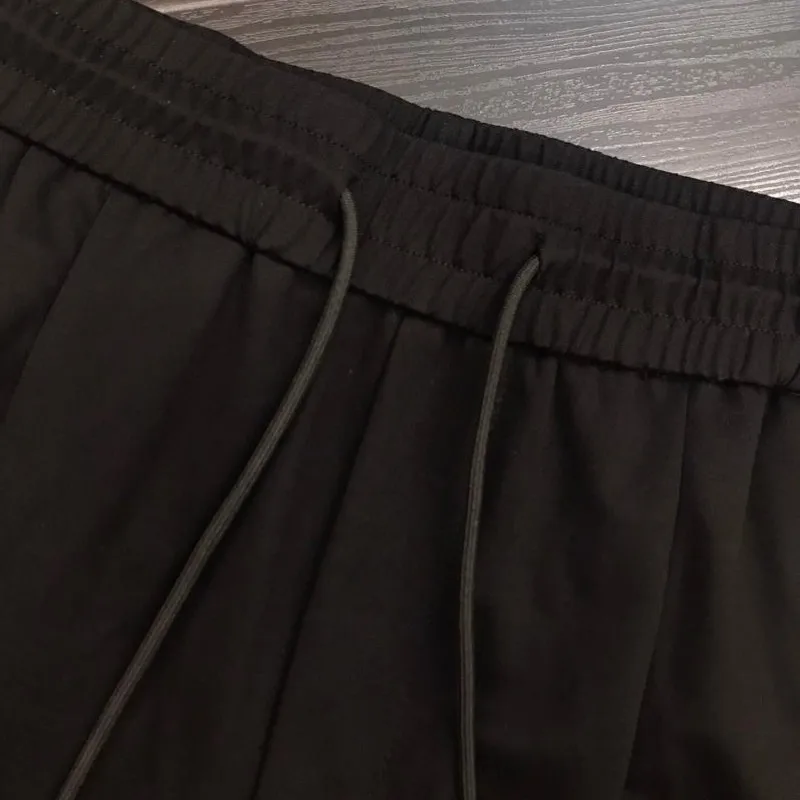 

Harajuku Mens Black Beach Shorts Streetwear Drawstring Zipper Pocket Rivets Shorts Man Fashion Knee Length Cotton Short Trousers