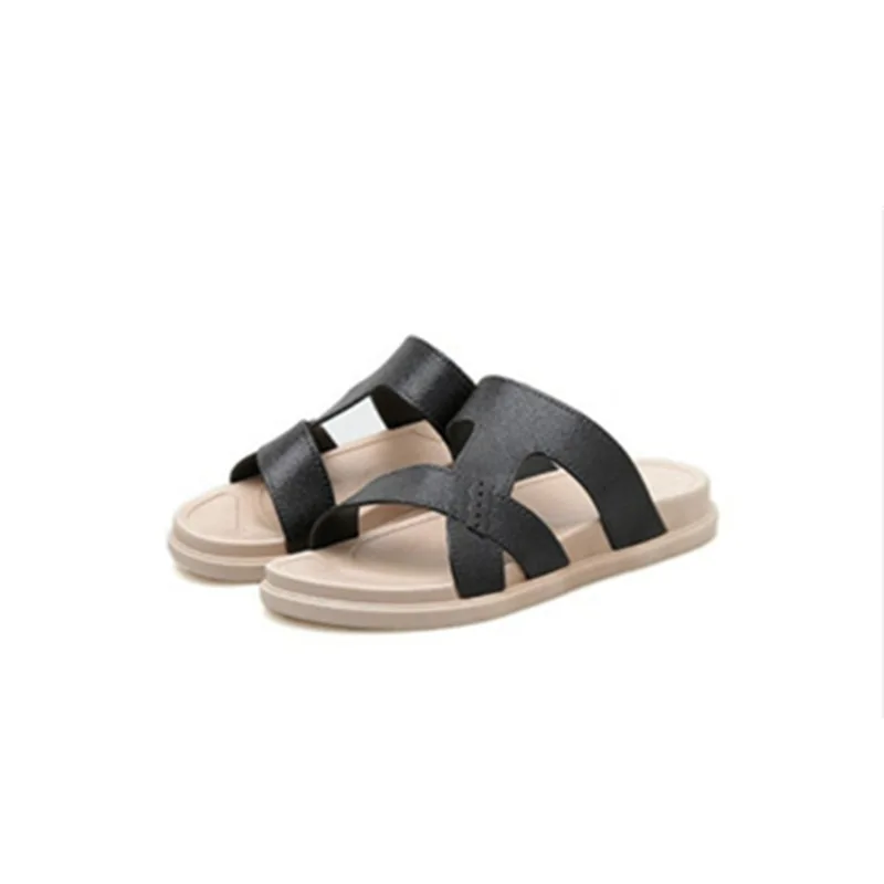 

Slippers women's summer wear beach shoes 2021 new fashion ladies outing net red flat sandals and slippers wholesale