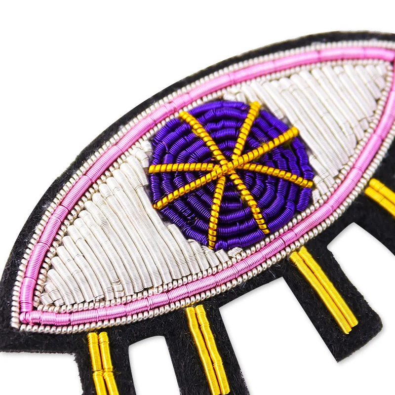 

Hand-embroidered brooch pin color eyes high-grade simple fun men and women with accessories Indian silk badge