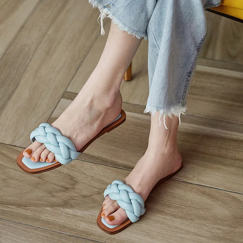 Сланцы женские кожаные плетеные шлепанцы без застежки квадратный носок плоская