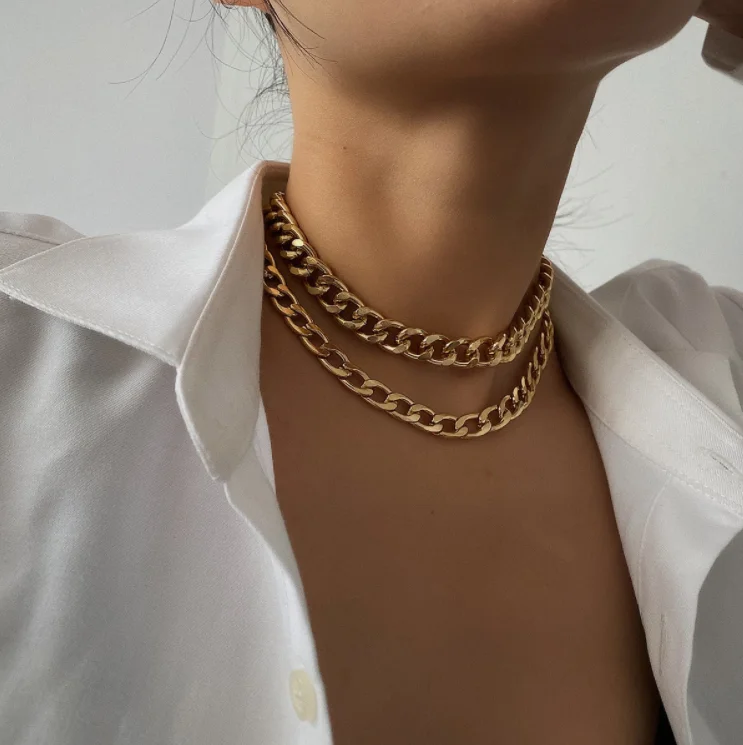 

D home 2021 new high-quality retro letter buckle chain necklace brass heavy industry clavicle chain female SP1043