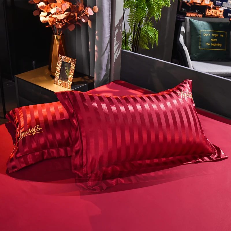 Постельное белье из сатина в полоску красное пододеяльник наволочка простыня