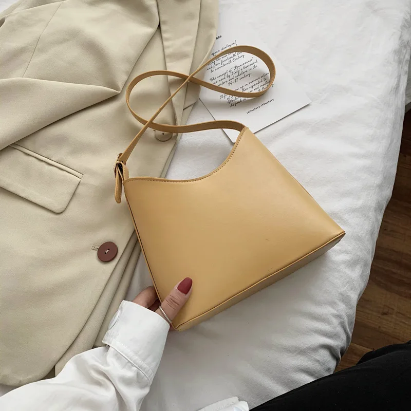 

Women's Bags Popular New Popular Belt One-shoulder Slant Crescent Bucket Bag