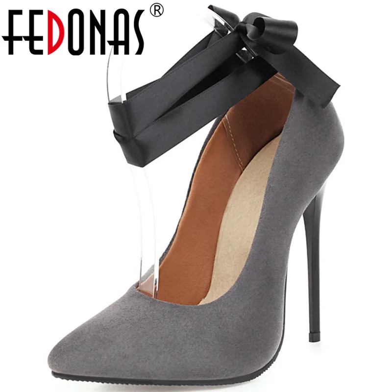 FEDONAS/женские туфли лодочки Коллекция 2021 года Пикантные из флока на шнуровке с