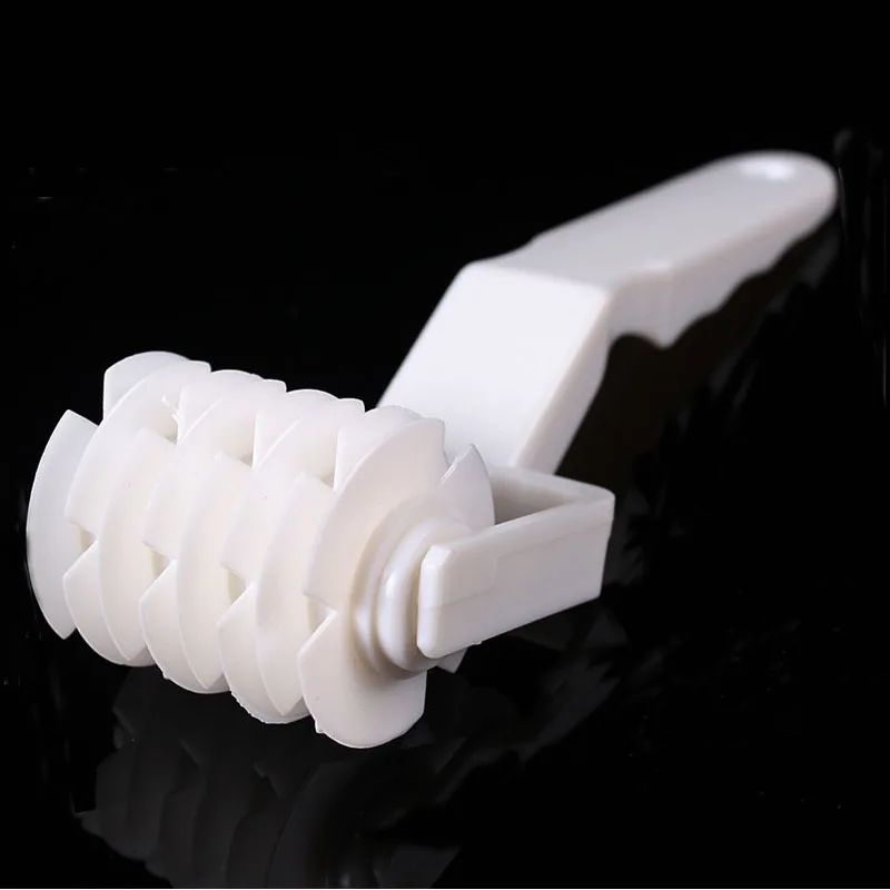 Новый маленький пластиковый крекер для пиццы ломтиков тортов инструменты