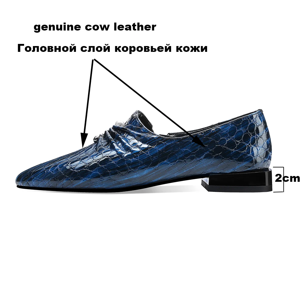 Весенняя Новинка 2020 года Женская змеиная обувь на низком каблуке с жемчугом
